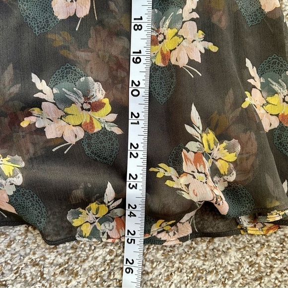 🦋 Urban Outfitters Kimchi Blue Grey Floral Razor Back Flowy Tank Top Medium - Picture 6 of 7